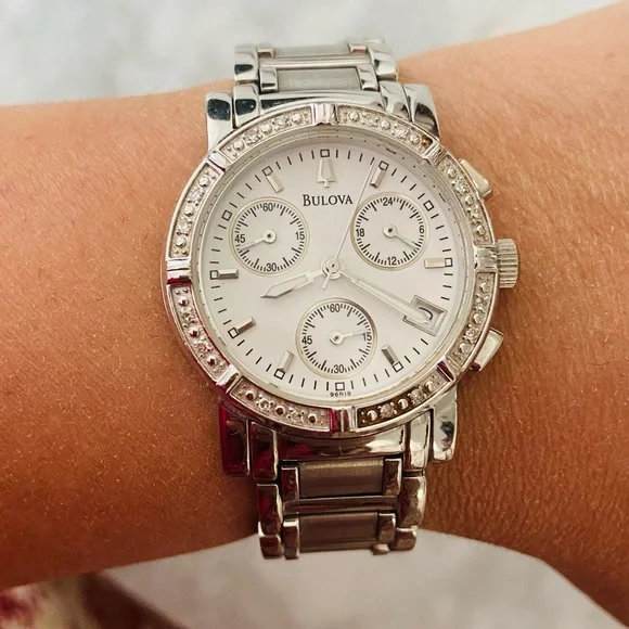 Vintage 1970s Bulova mesh style watch with diamond accent. Step back in time to the glitz and glam of the 1970s with  main image 4